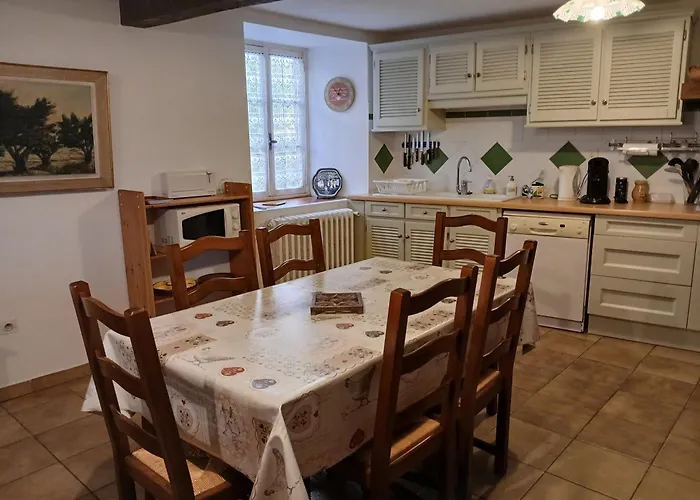 Hébergement de vacances Charmante Maison De Village *